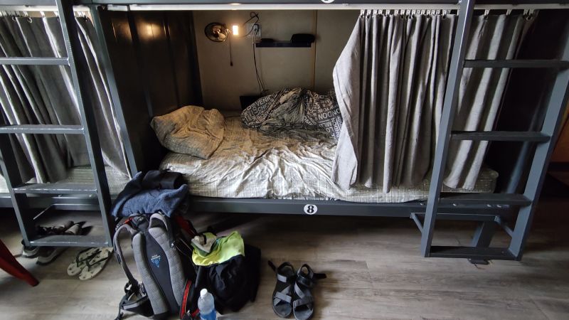 jasper downtown hostel bed