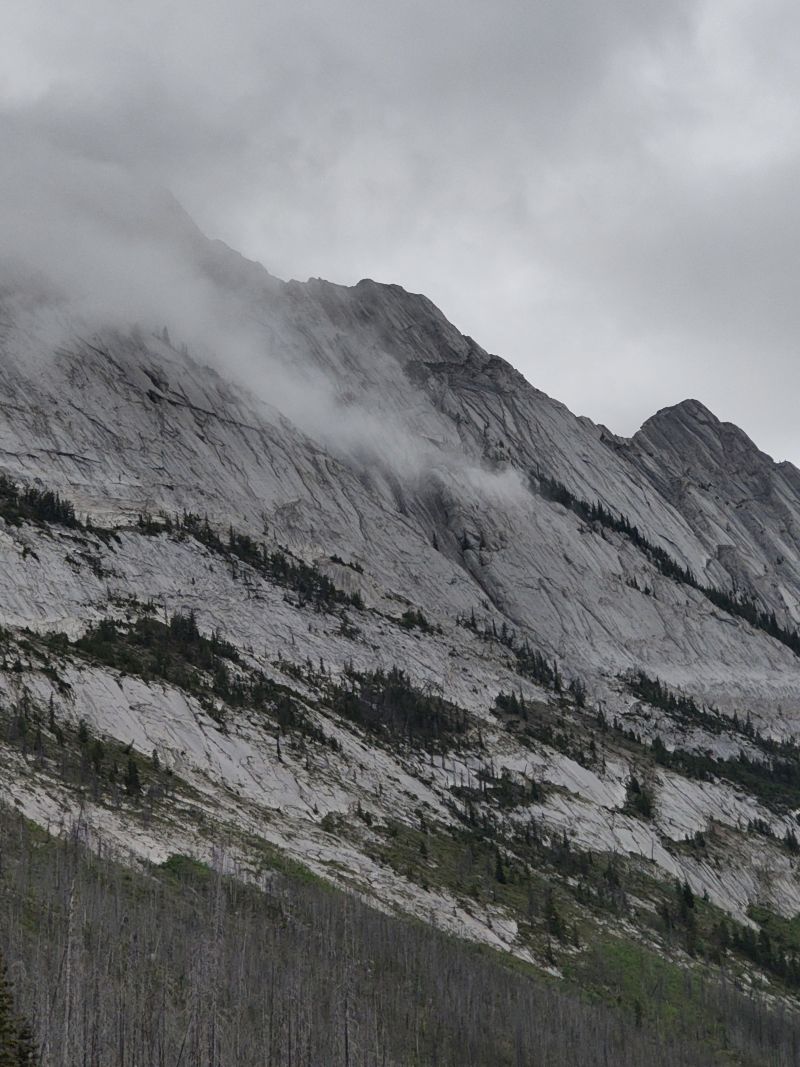jasper-tour-rock_wall