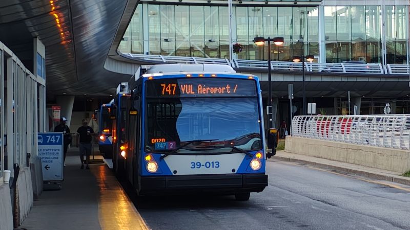 motreal-airport-bus