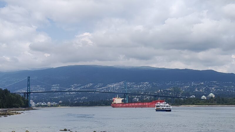 vancouver-stanley-park-lions-gate-bridge