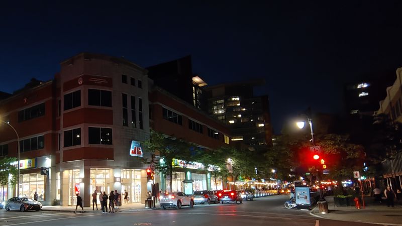 montreal-downtown-at-night