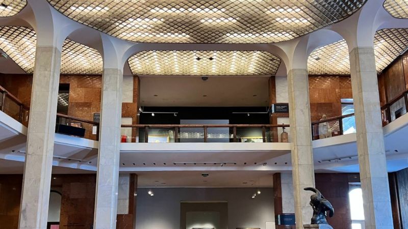 budapest-hungarian-national-gallery-hall-for-statue