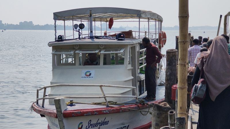 cruise-boat-in-kochi