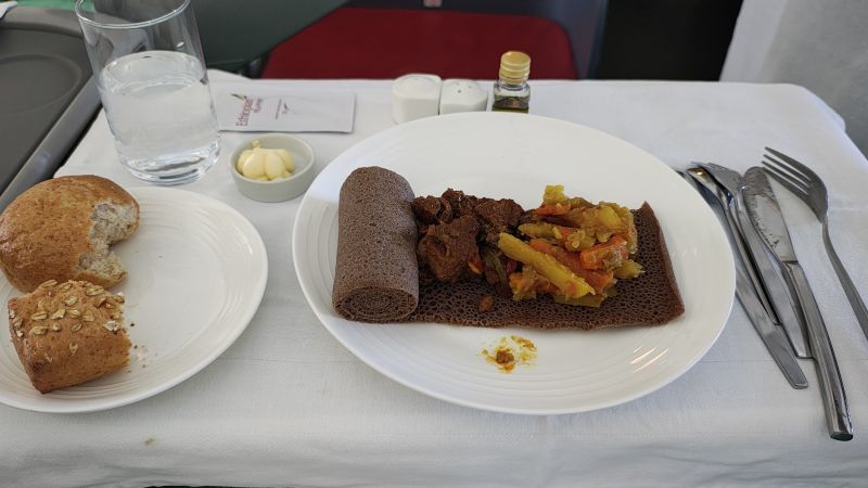 ethiopian-food-served-at-ethiopian-airlines