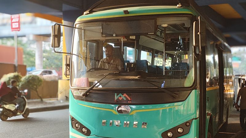kochi-metro-link-bus