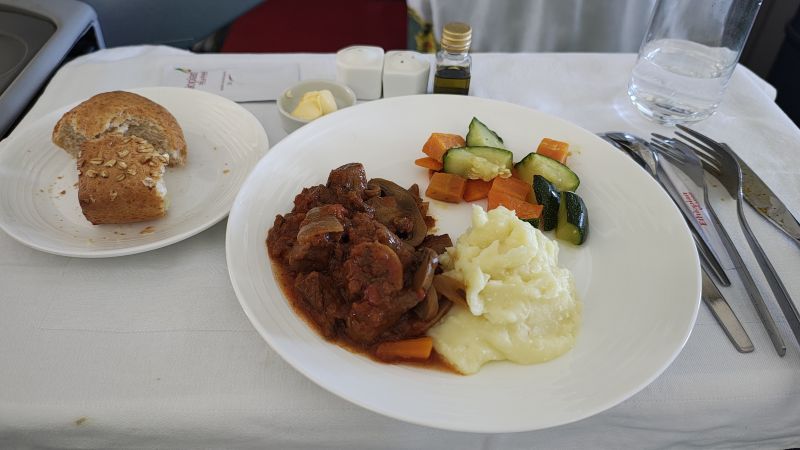 main-dish-served-at-ethiopian-airlines