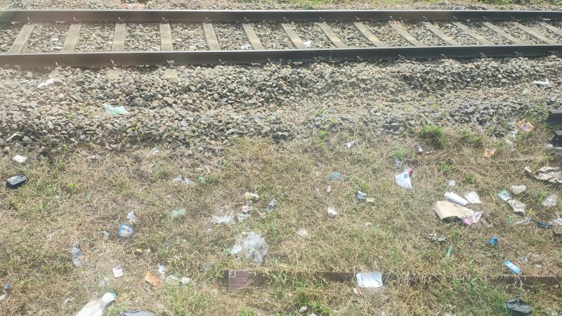 view-from-train-kochi-varkala
