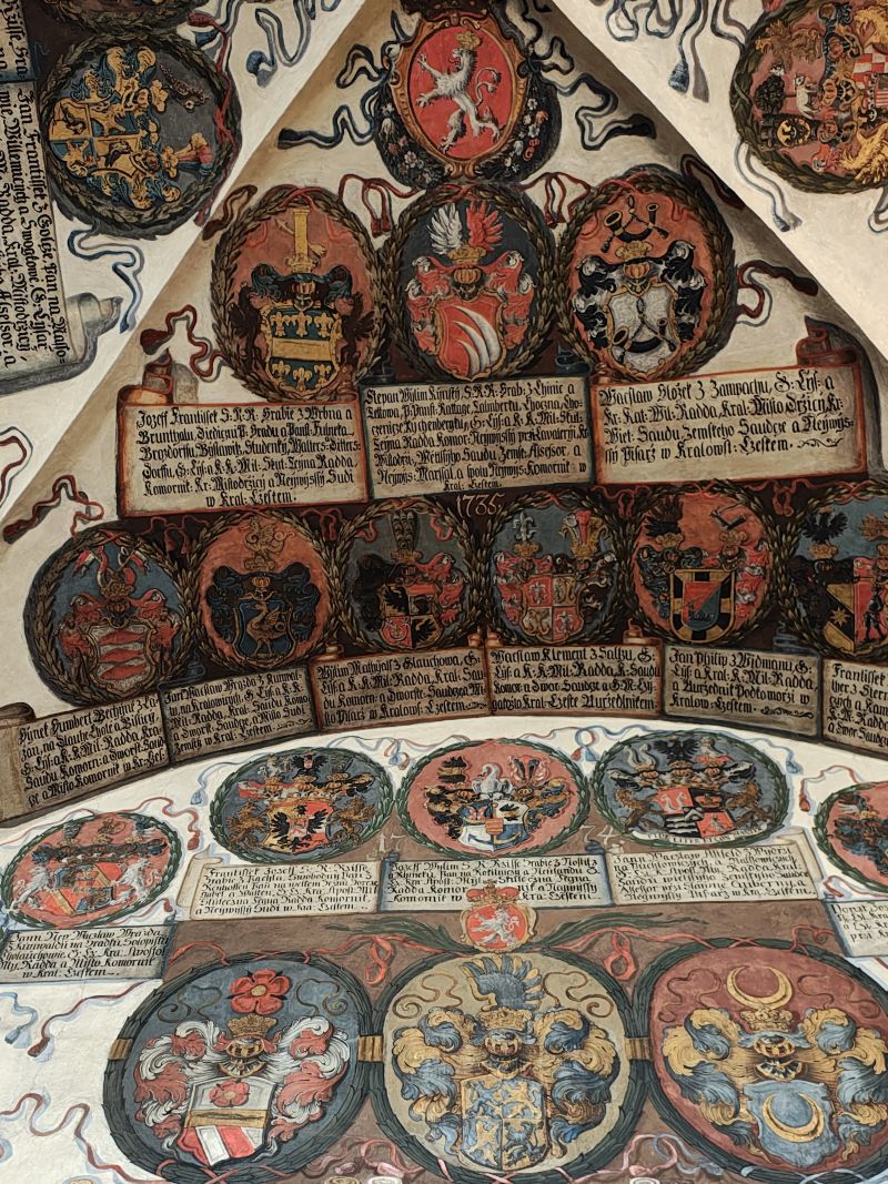 prague-castle-emblem