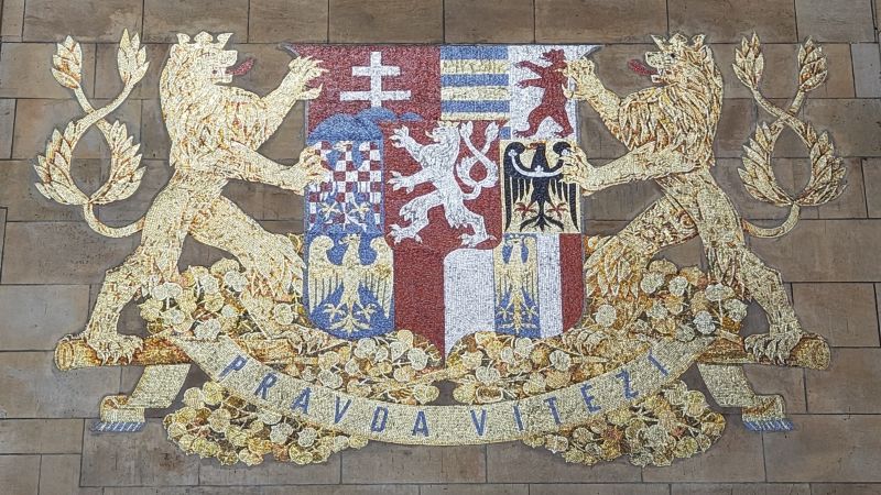 prague-castle-emblem
