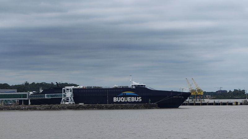 by-ferry-from-buenos-aires-to-colonia
