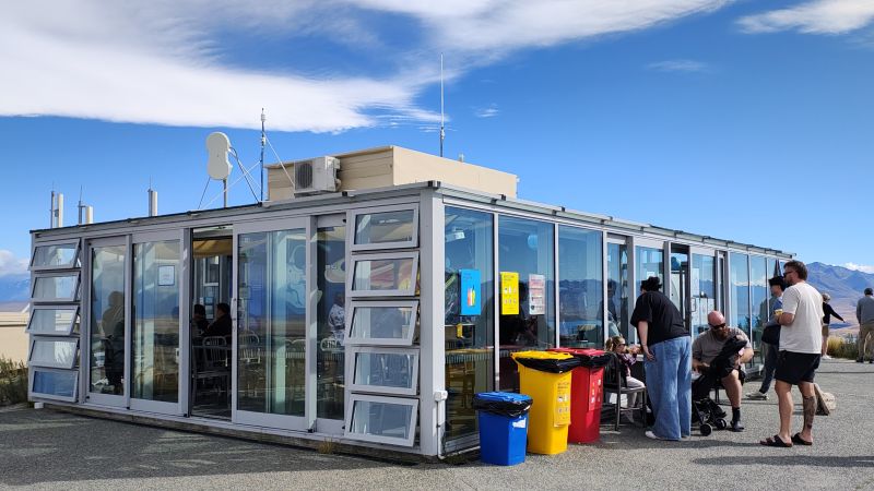 lake-tekapo-astro-cafe-at-mt-john